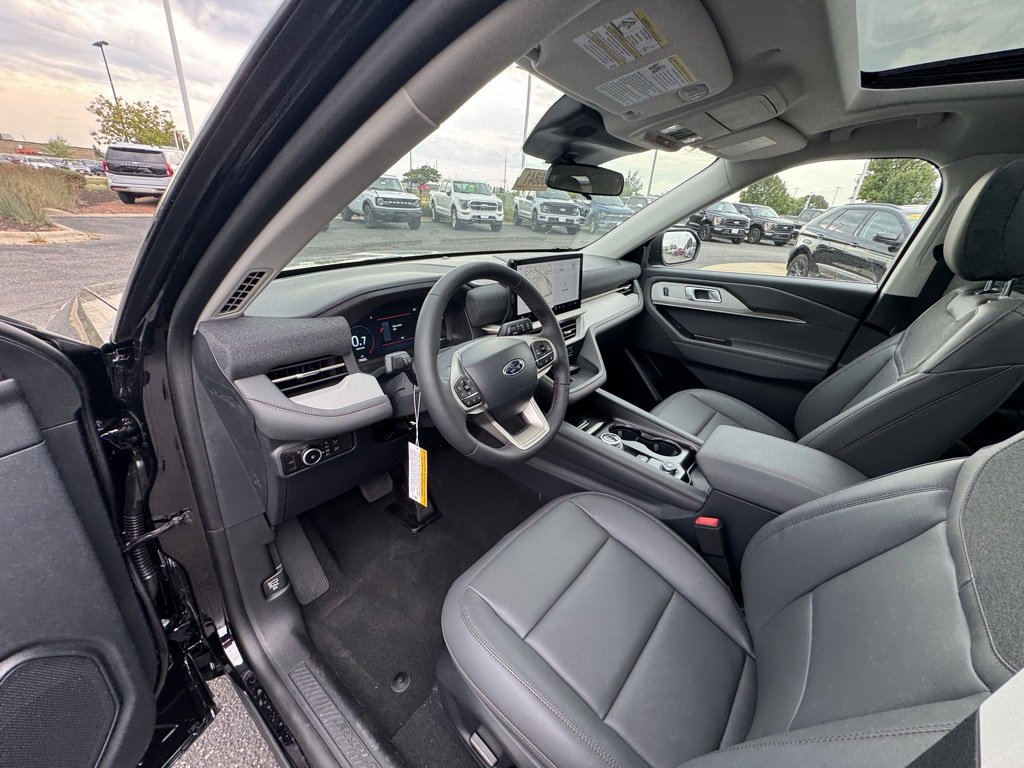 New 2025 Ford Explorer Active w/ Active Comfort Package image 14