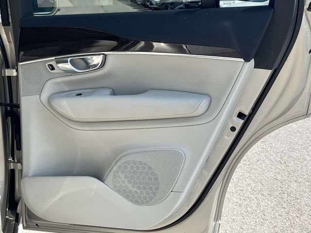 Used 2016 Volvo XC90 T6 Momentum w/ Momentum Plus Package AWD/4WD image 25