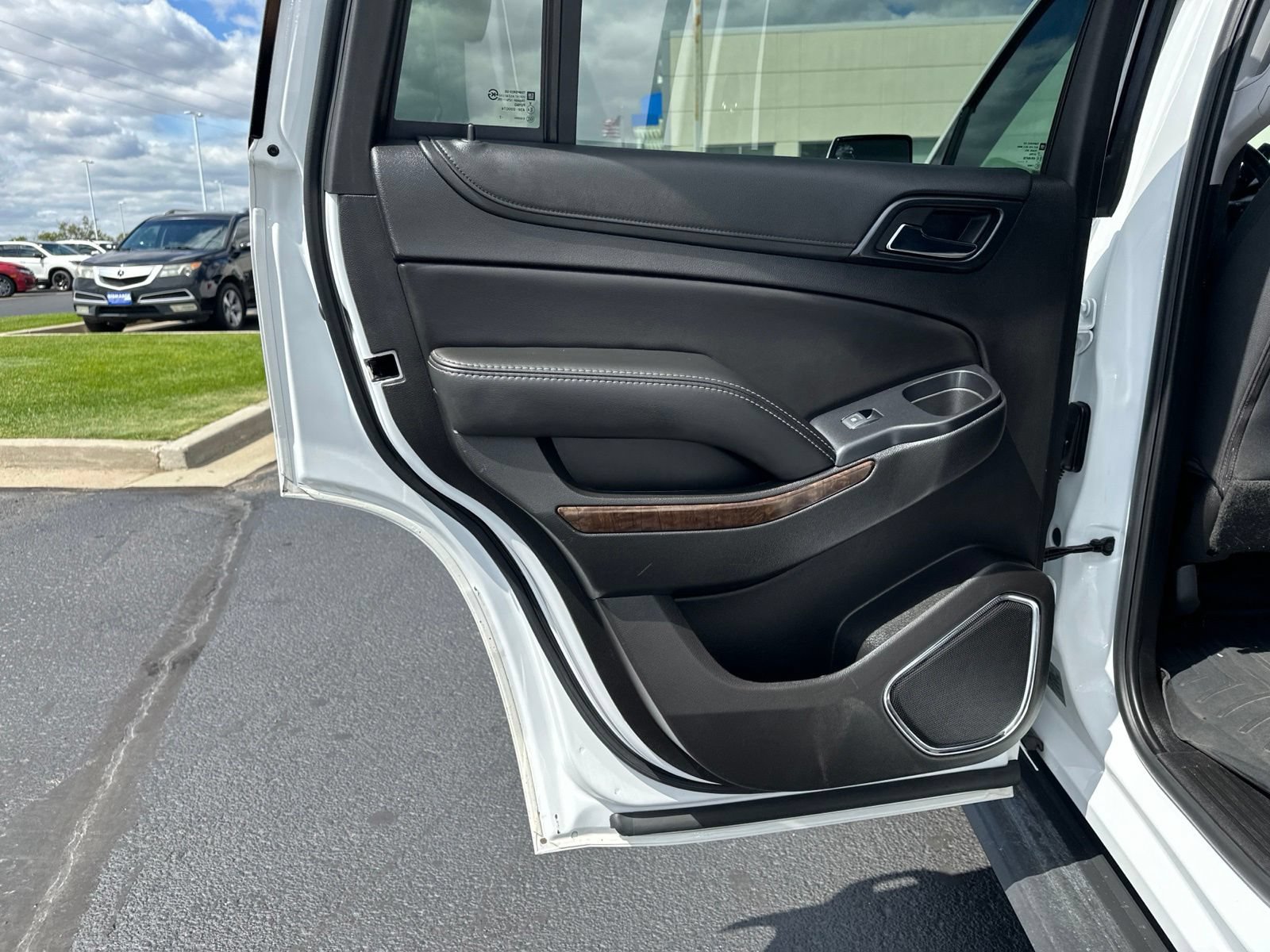 Used 2017 Chevrolet Tahoe LS w/ All-Season Package AWD/4WD image 29