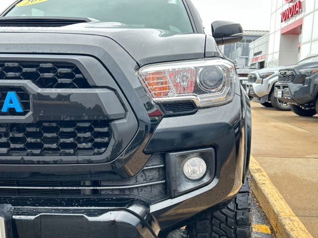 Used 2016 Toyota Tacoma TRD Sport w/ Towing Package AWD/4WD image 3