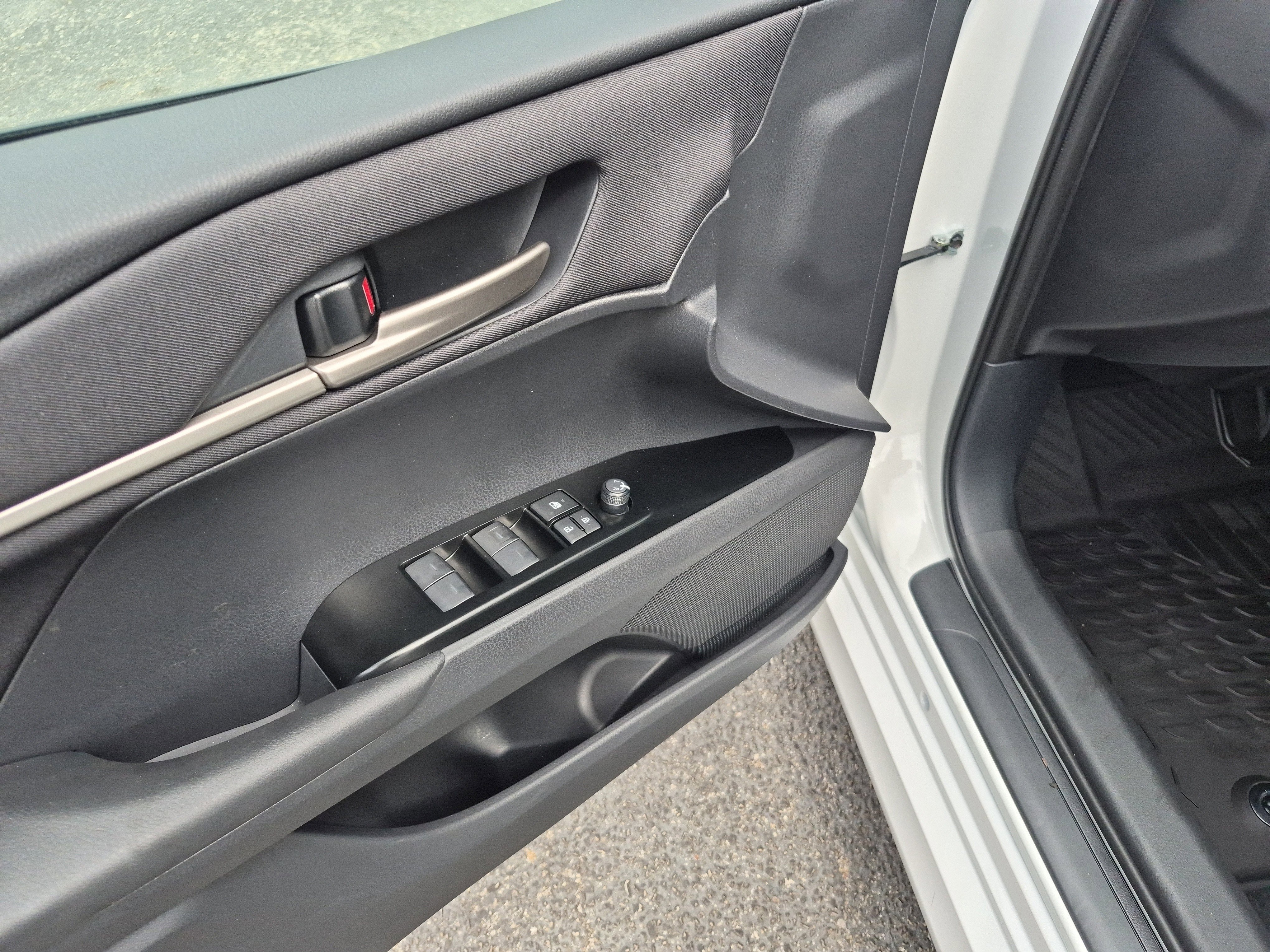 Used 2026 Toyota Camry LE image 11