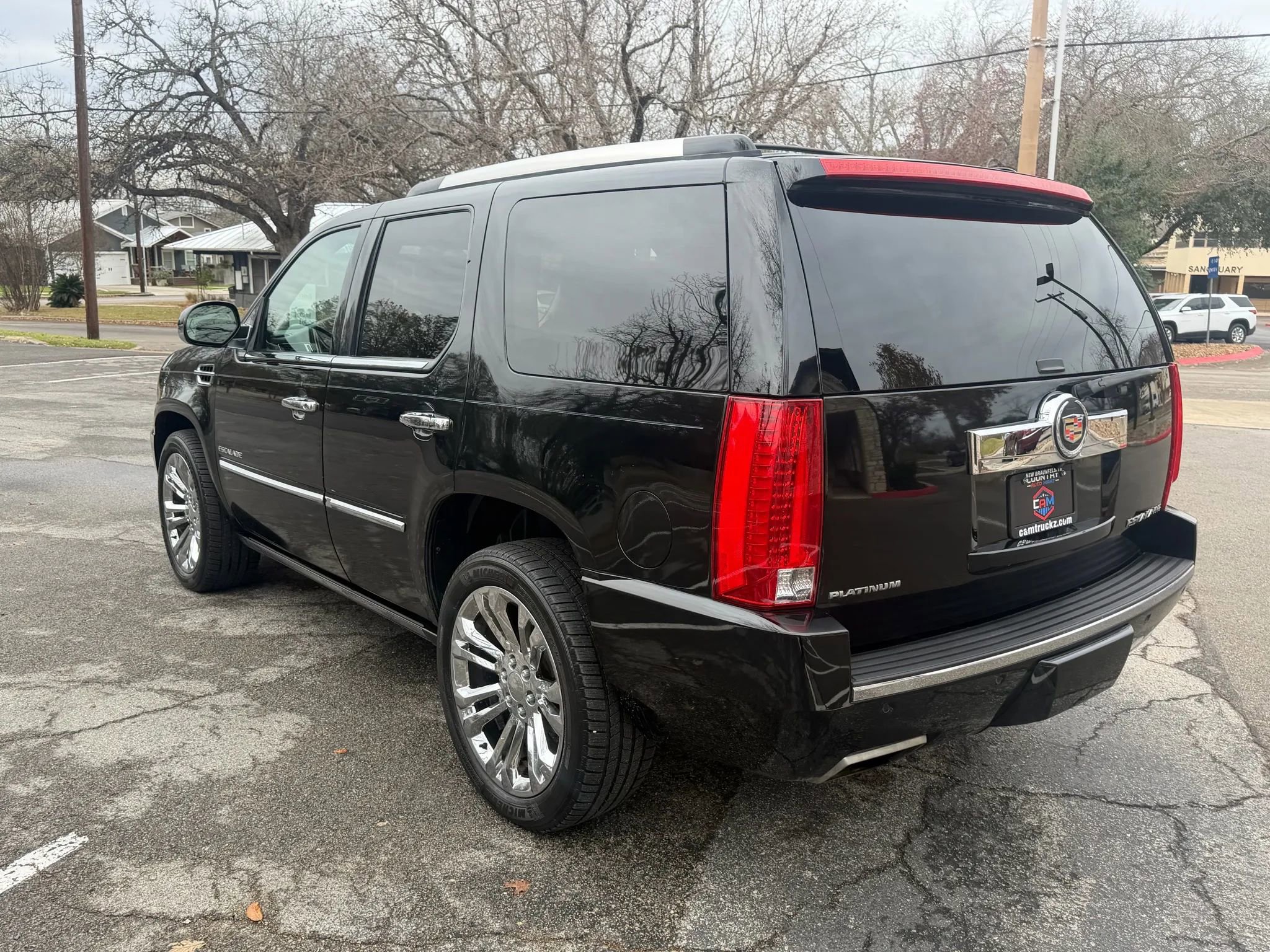 Used 2014 Cadillac Escalade Platinum image 7