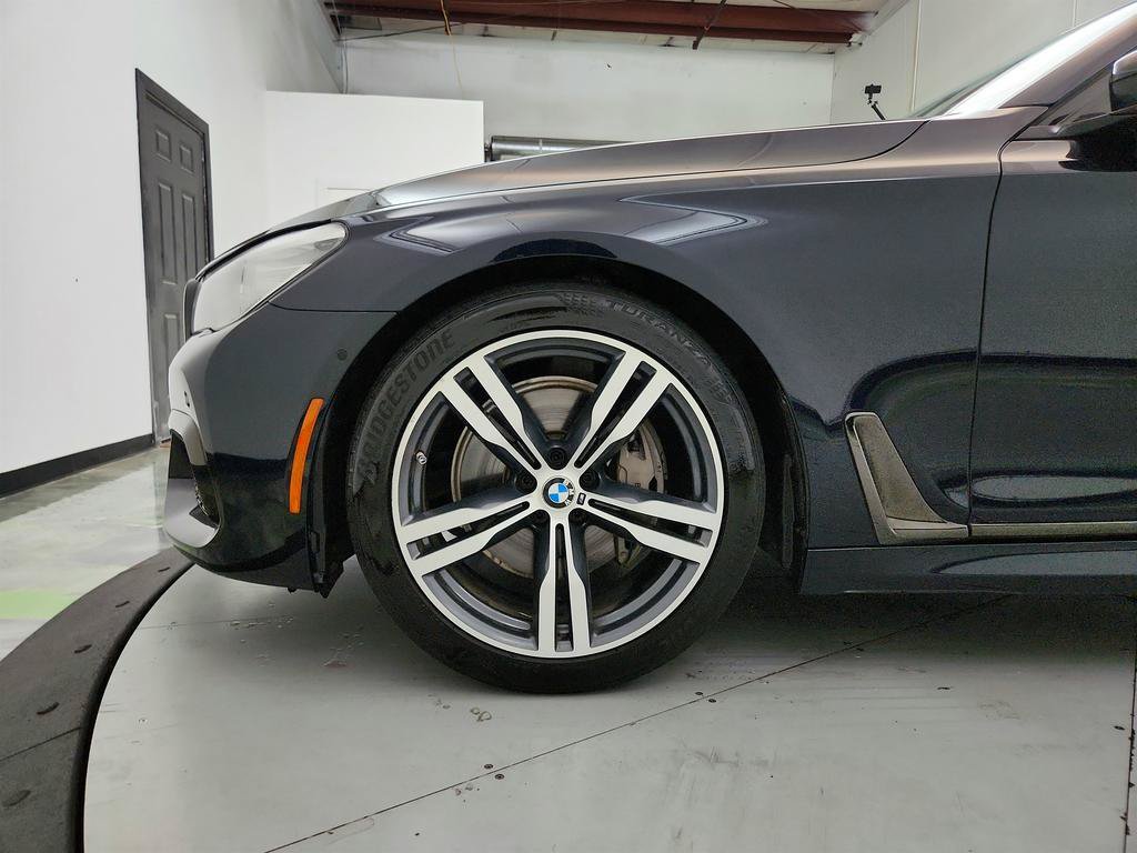 Used 2019 BMW 740i w/ M Sport Package RWD image 32