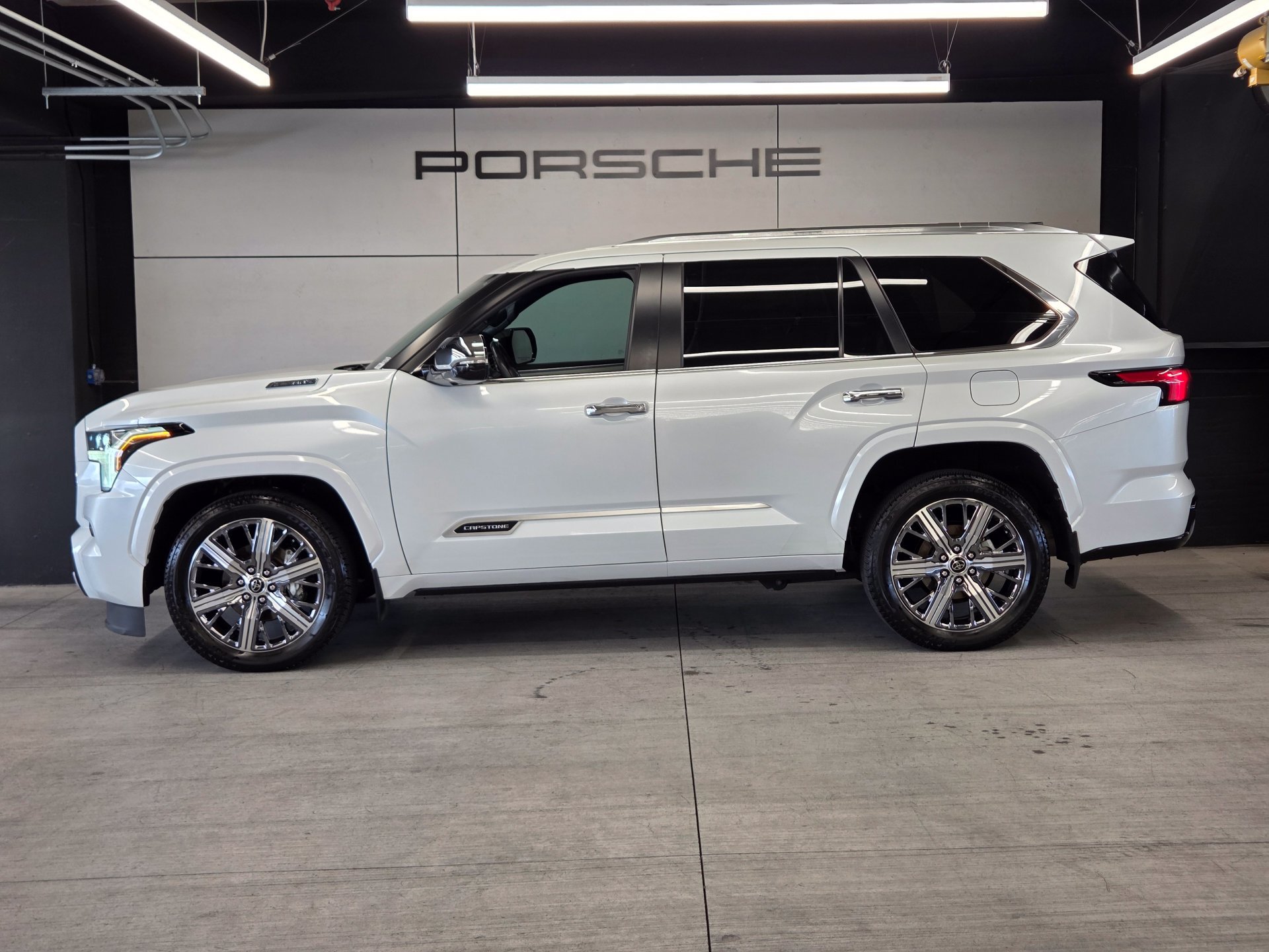 Used 2024 Toyota Sequoia Capstone AWD/4WD image 2