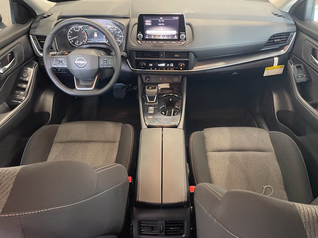 Certified 2026 Nissan Rogue SV FWD image 11
