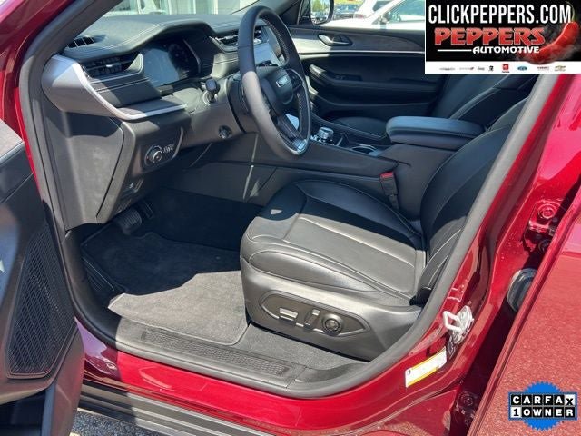 Used 2025 Jeep Grand Cherokee L Limited w/ Luxury Tech Group II AWD/4WD image 12
