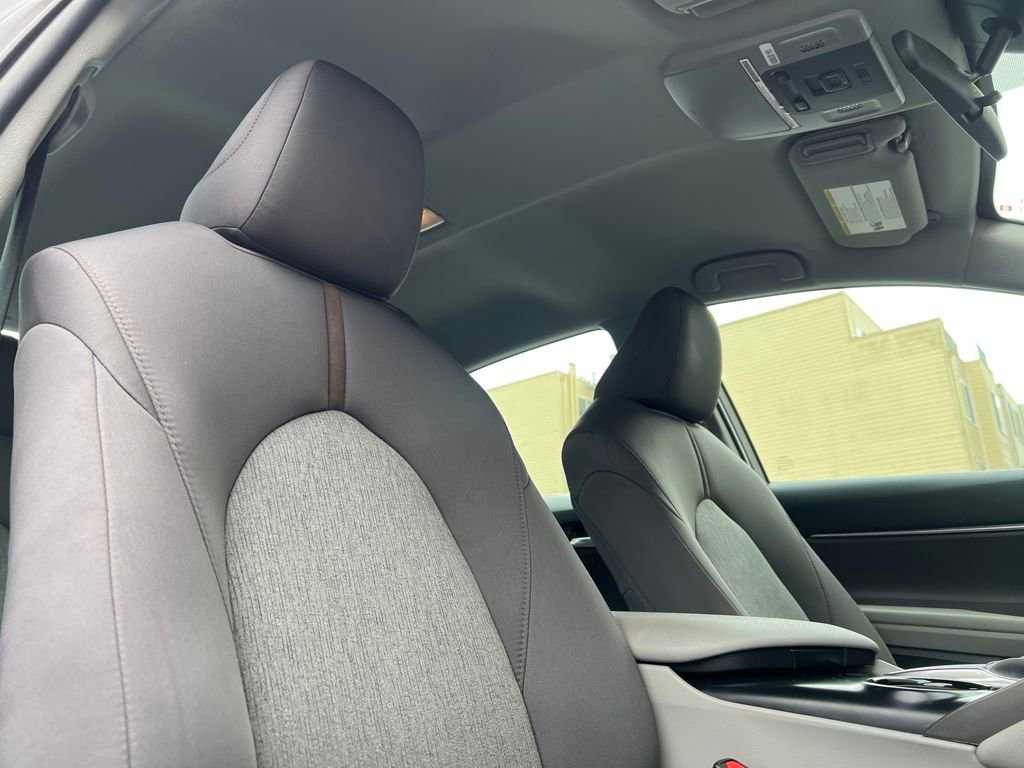 Used 2020 Toyota Camry LE image 21