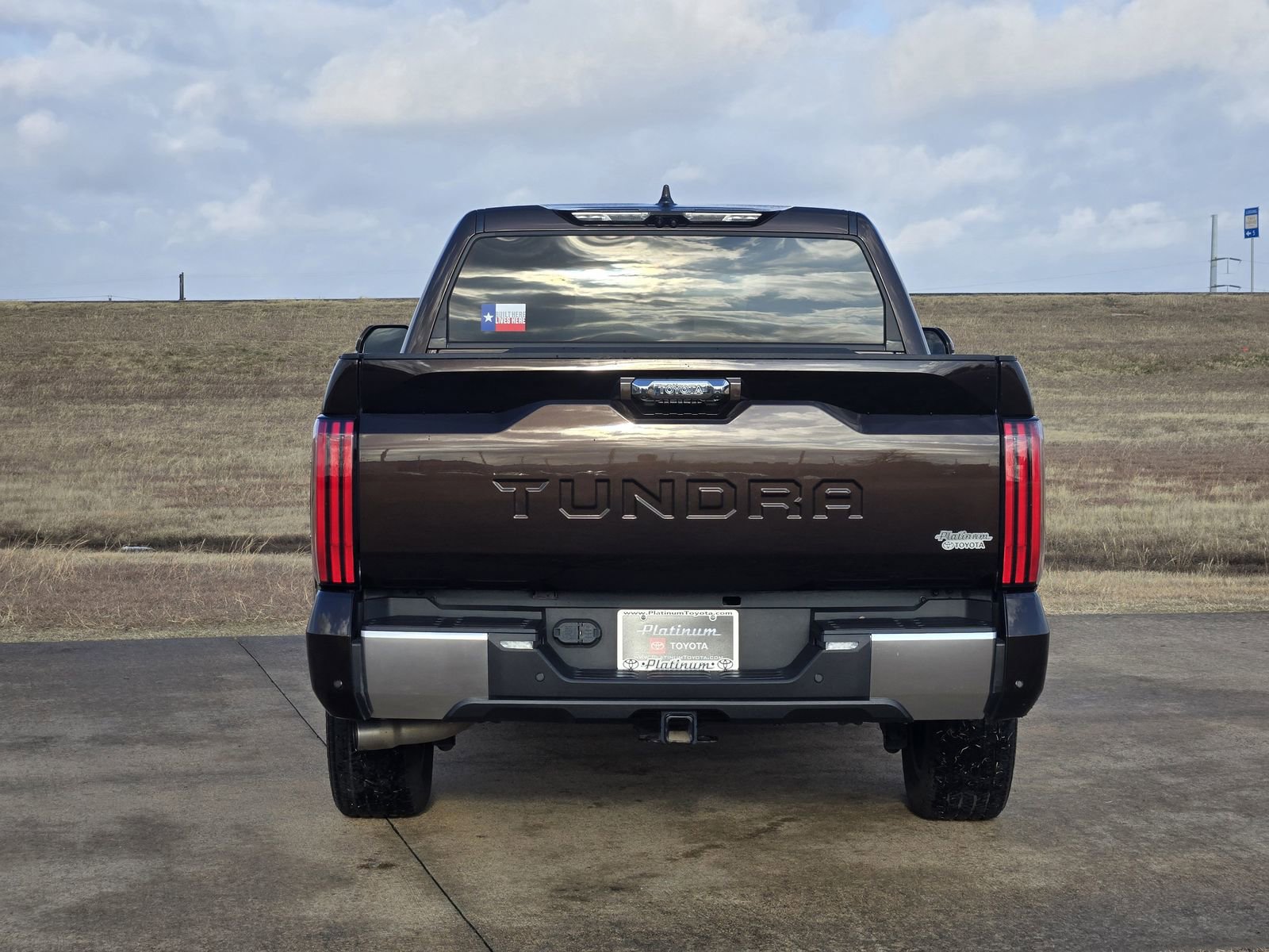 Used 2022 Toyota Tundra Limited image 8