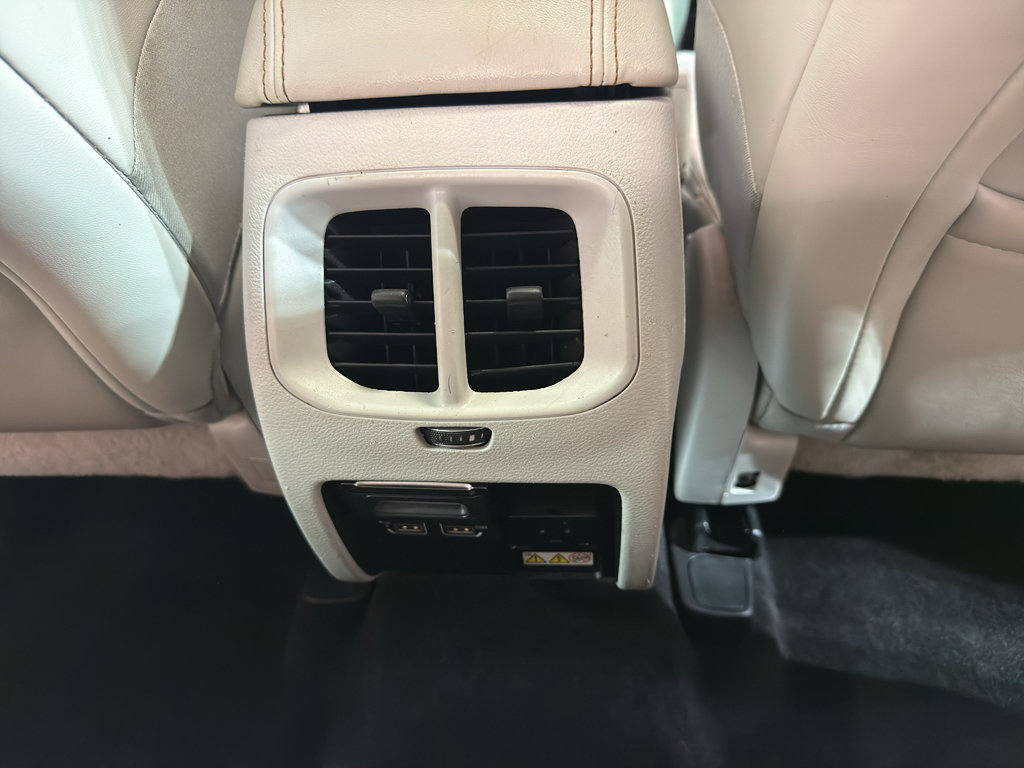 Used 2019 Jeep Cherokee Limited AWD/4WD image 29