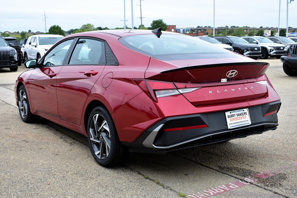 New 2025 Hyundai Elantra Sport image 4