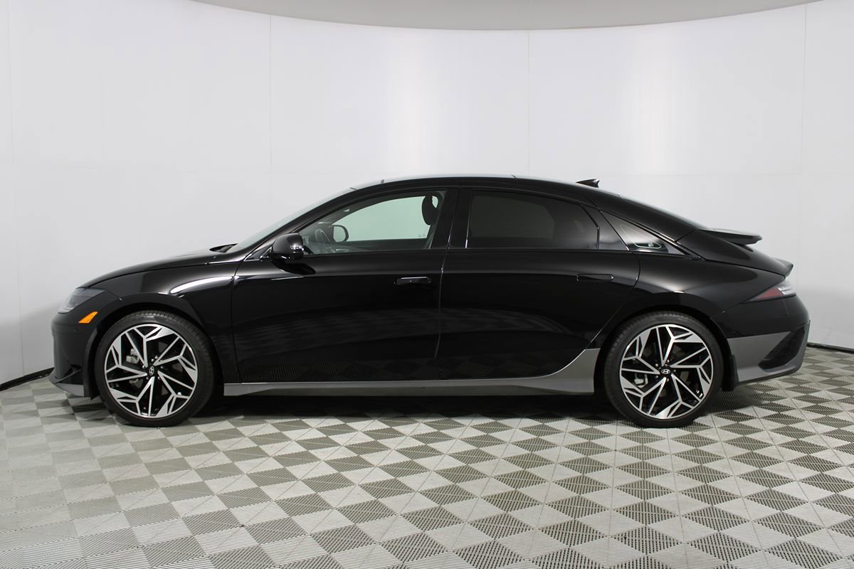 Used 2024 Hyundai Ioniq 6 Limited RWD image 32