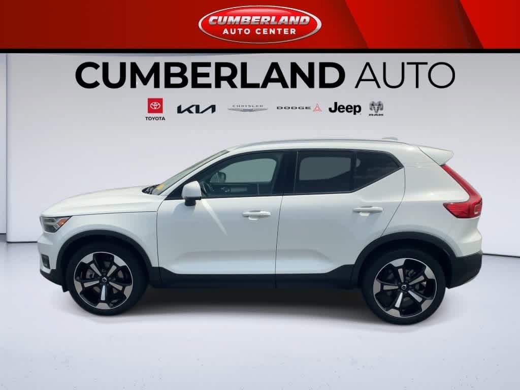 Used 2021 Volvo XC40 T5 Momentum AWD/4WD image 5
