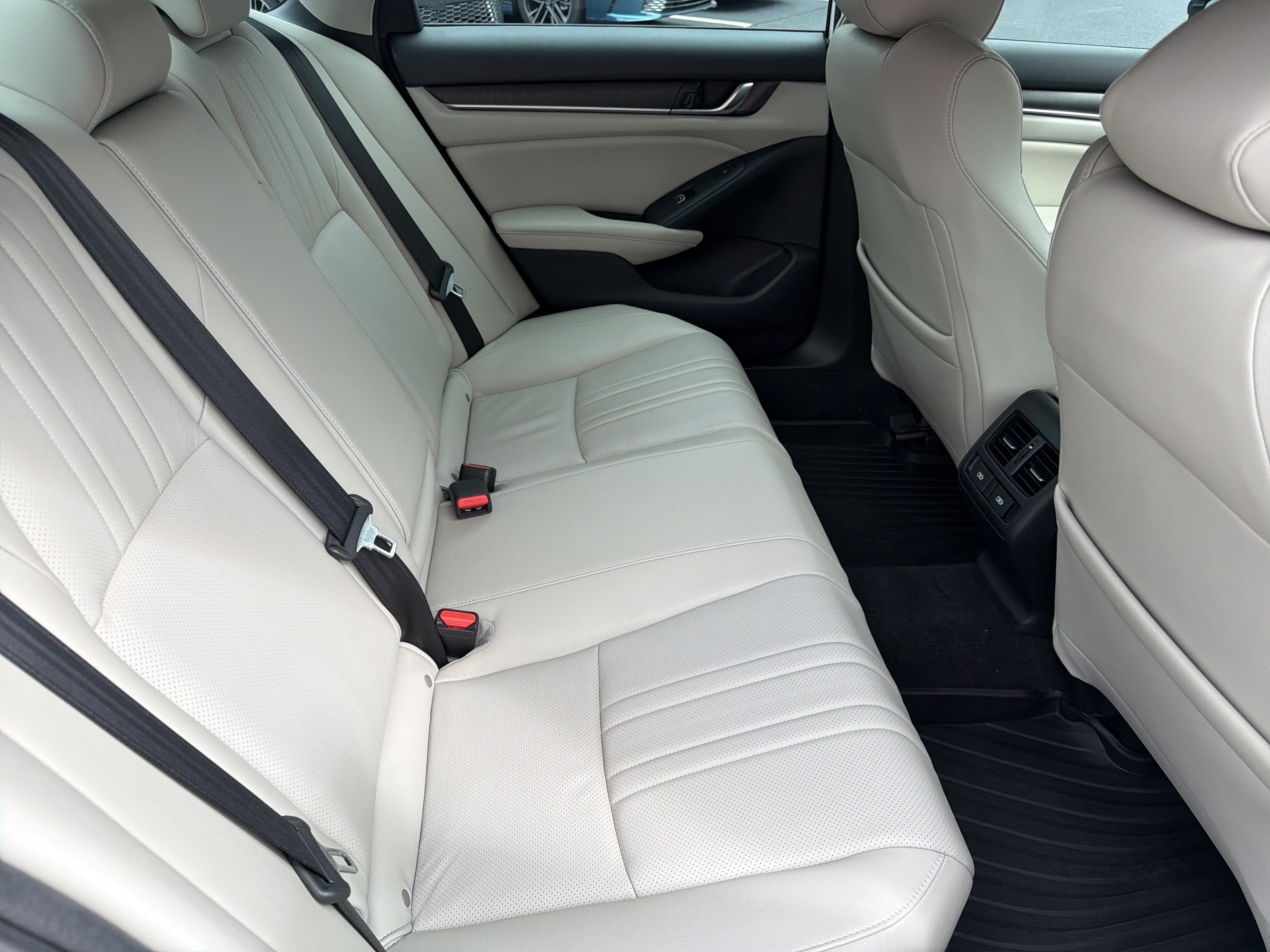 Used 2022 Honda Accord Touring image 15