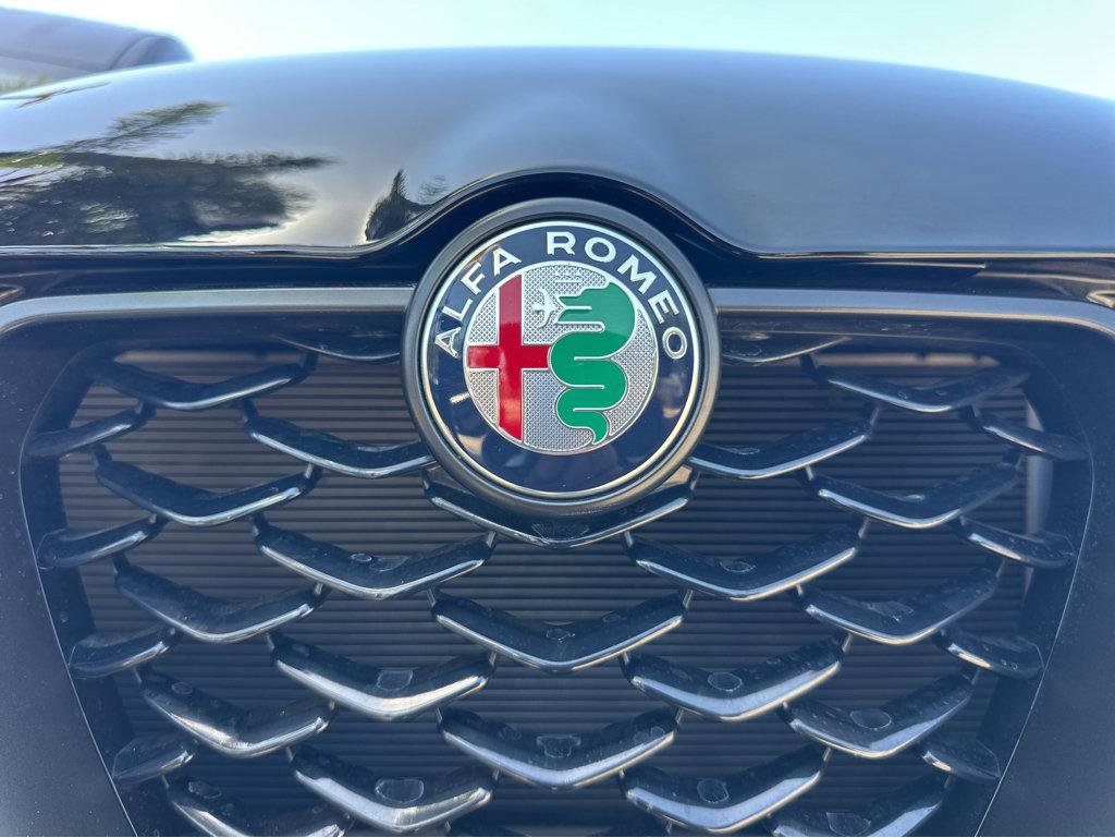 Used 2024 Alfa Romeo Tonale Ti w/ Premium Interior Package AWD/4WD image 44