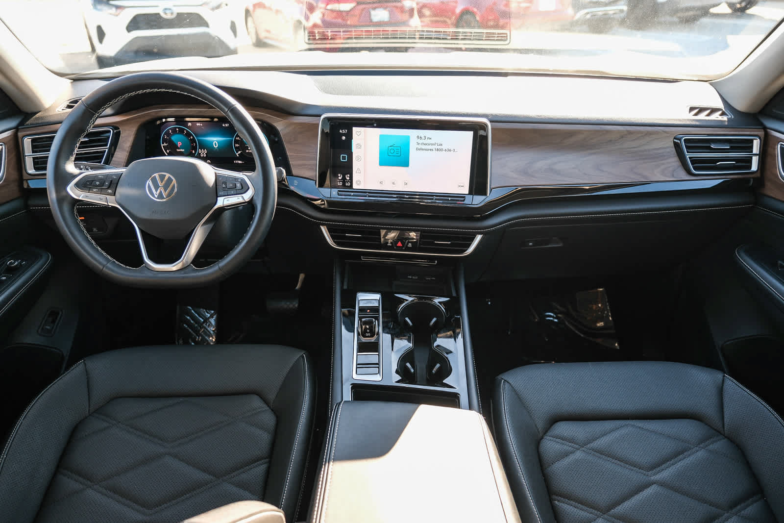Used 2024 Volkswagen Atlas SE FWD image 13