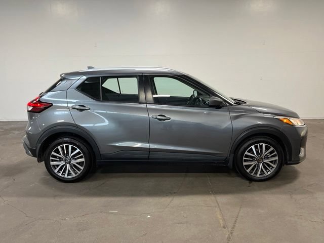 Used 2024 Nissan Kicks SV FWD image 2
