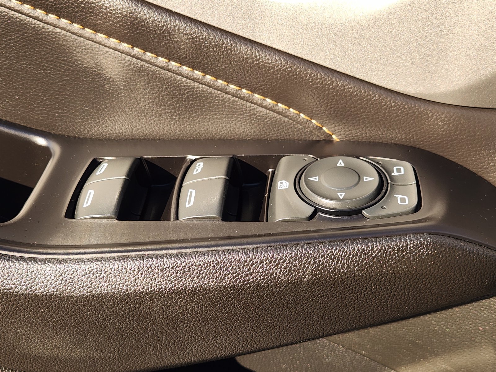 Used 2020 Chevrolet Traverse RS w/ LPO, Floor Liner Package FWD image 28