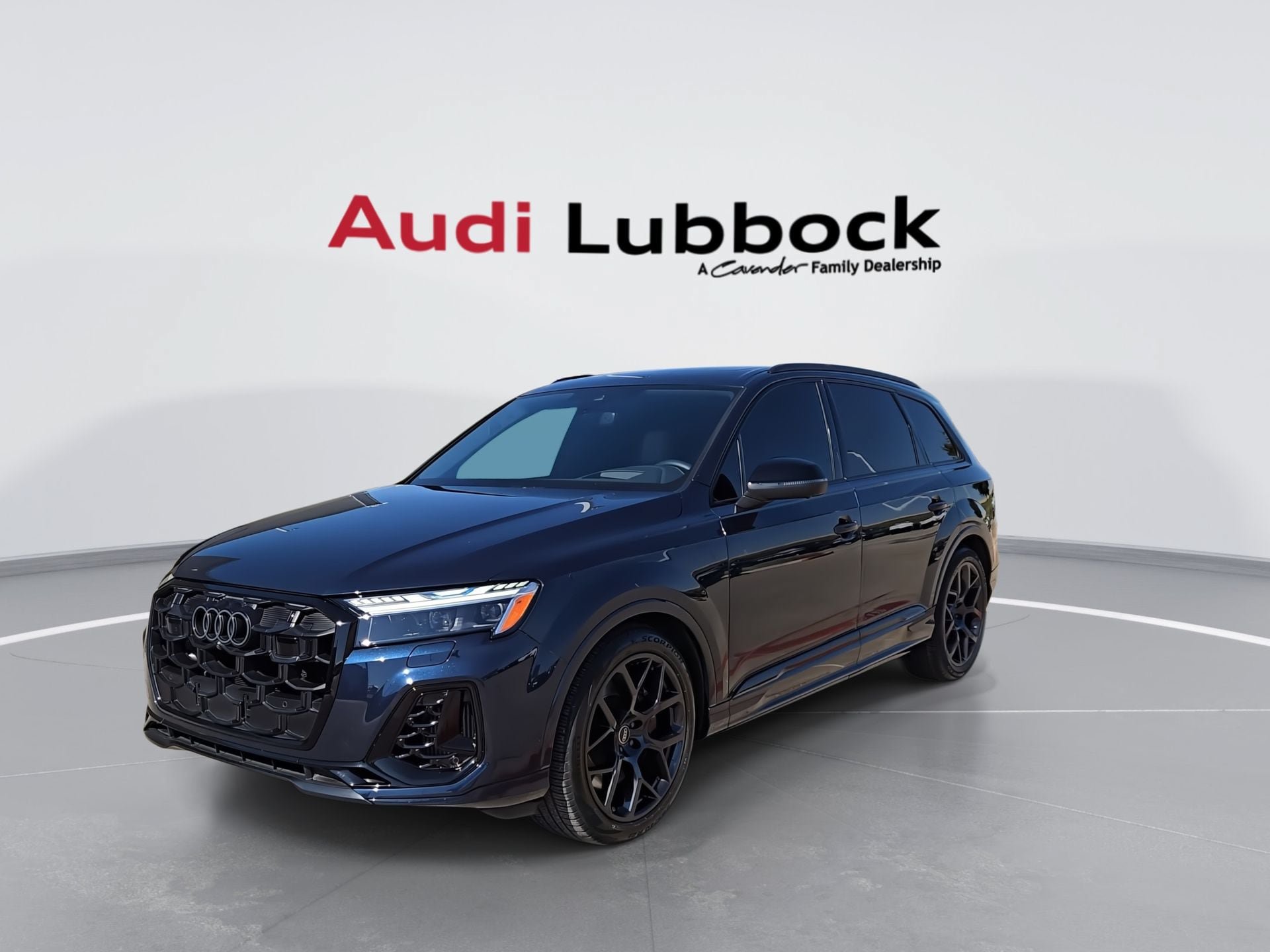 Certified 2025 Audi SQ7 Prestige AWD/4WD image 3