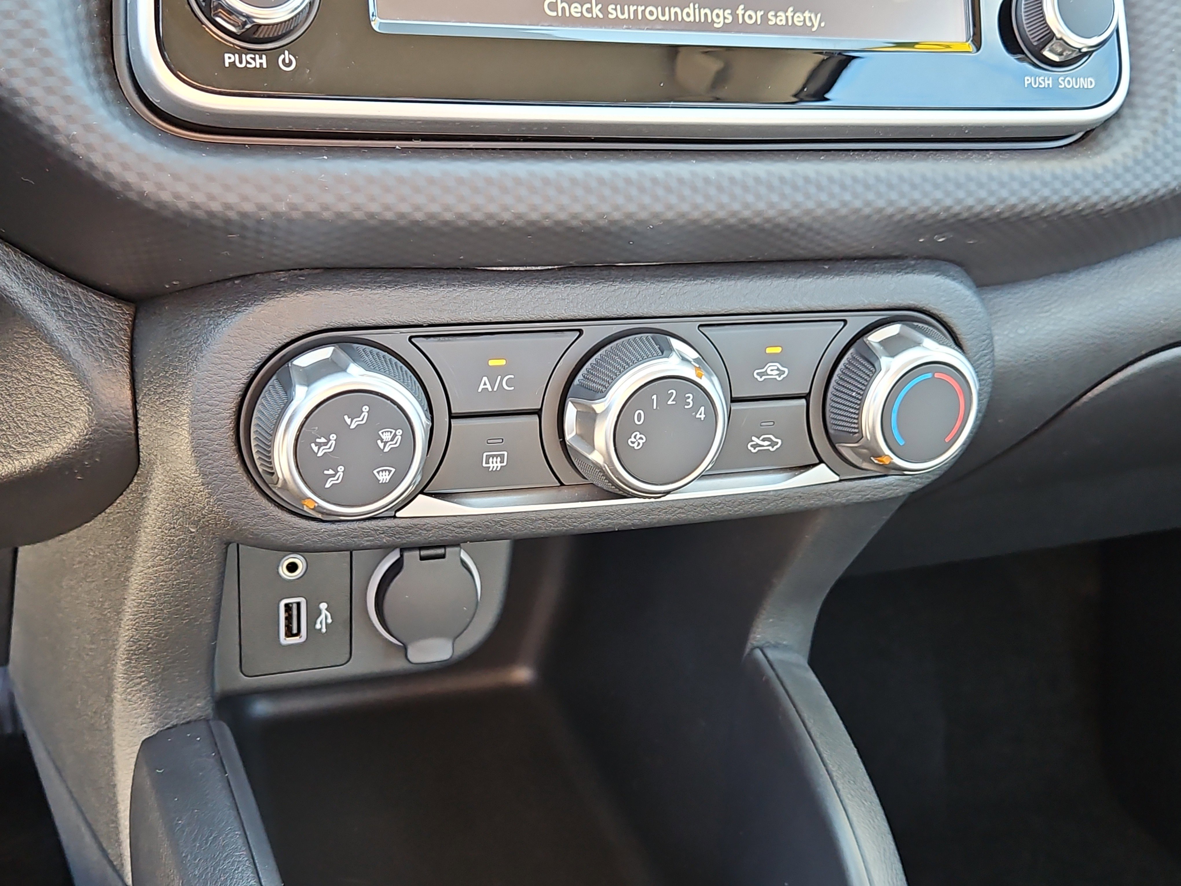 Used 2025 Nissan Kicks Play S FWD image 17