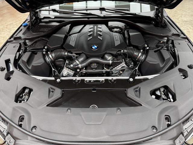 New 2026 BMW M850i xDrive w/ M Carbon Exterior Package image 27
