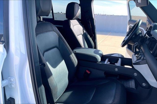 Used 2024 Land Rover Defender 110 X-Dynamic SE image 7