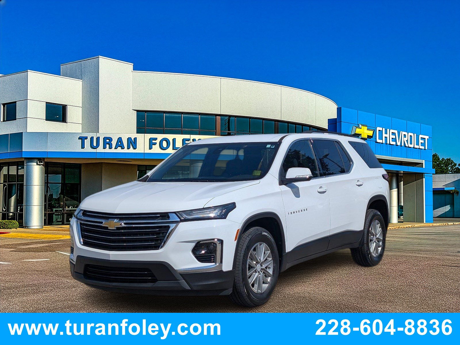 Used 2023 Chevrolet Traverse LT FWD image 1