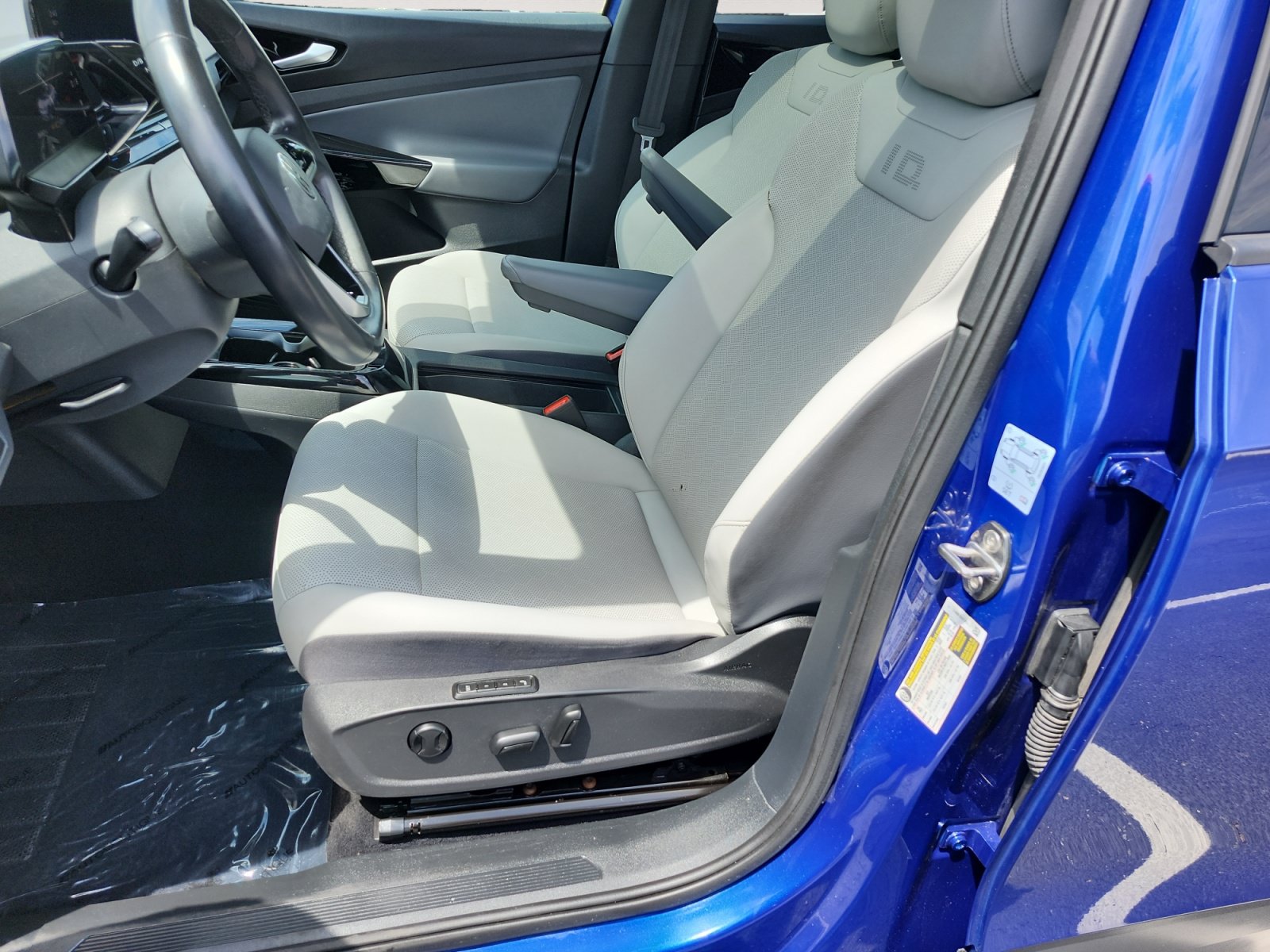 Used 2021 Volkswagen ID.4 Pro S w/ ID.4 Protection Package RWD image 10