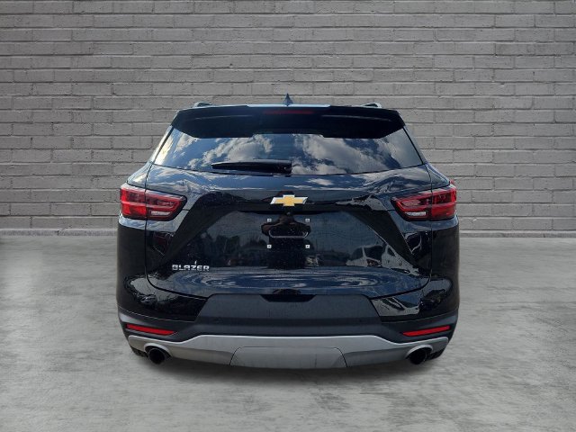 Used 2024 Chevrolet Blazer LT w/ Convenience Package FWD image 4