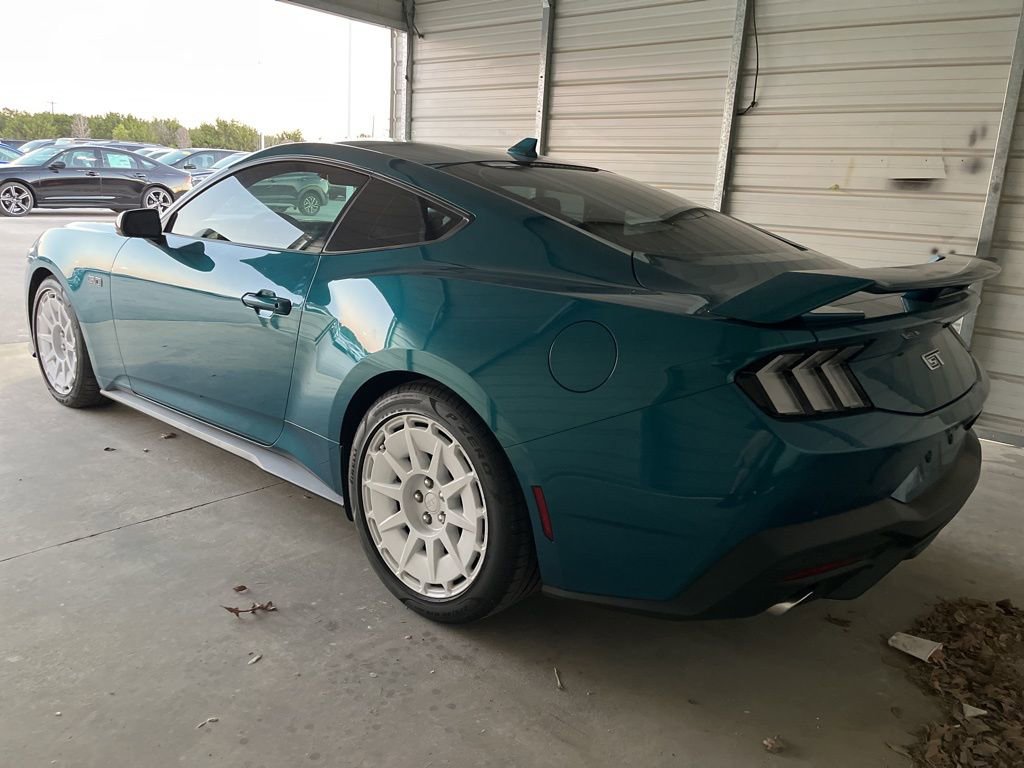 Used 2026 Ford Mustang GT Premium w/ GT Performance Package image 4