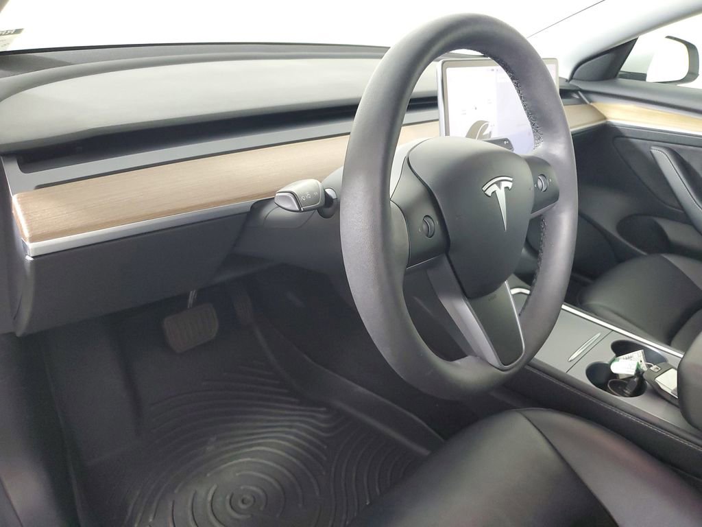 Used 2021 Tesla Model 3 Standard Range Plus image 22