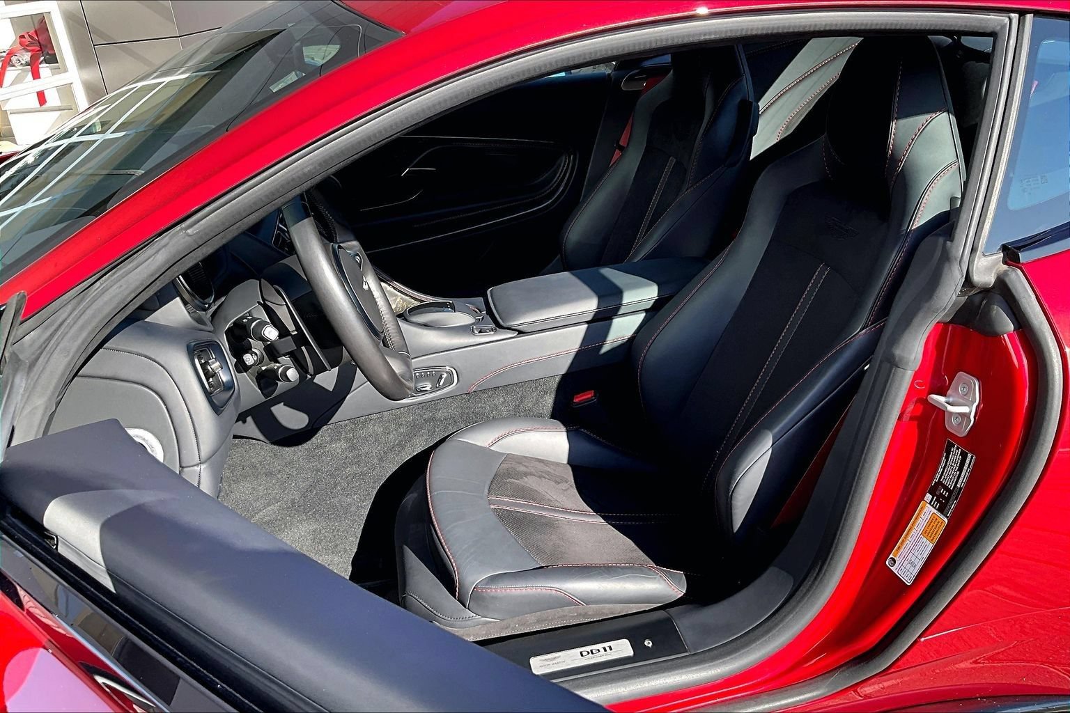 Used 2023 Aston Martin DB11 Coupe RWD image 22