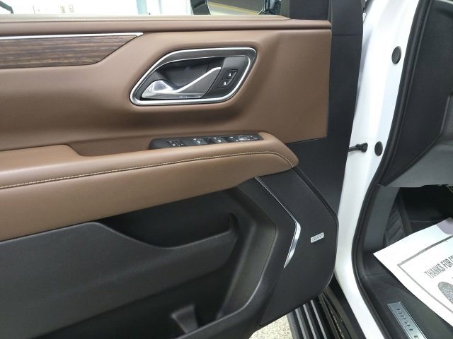 Used 2024 Chevrolet Suburban High Country image 16
