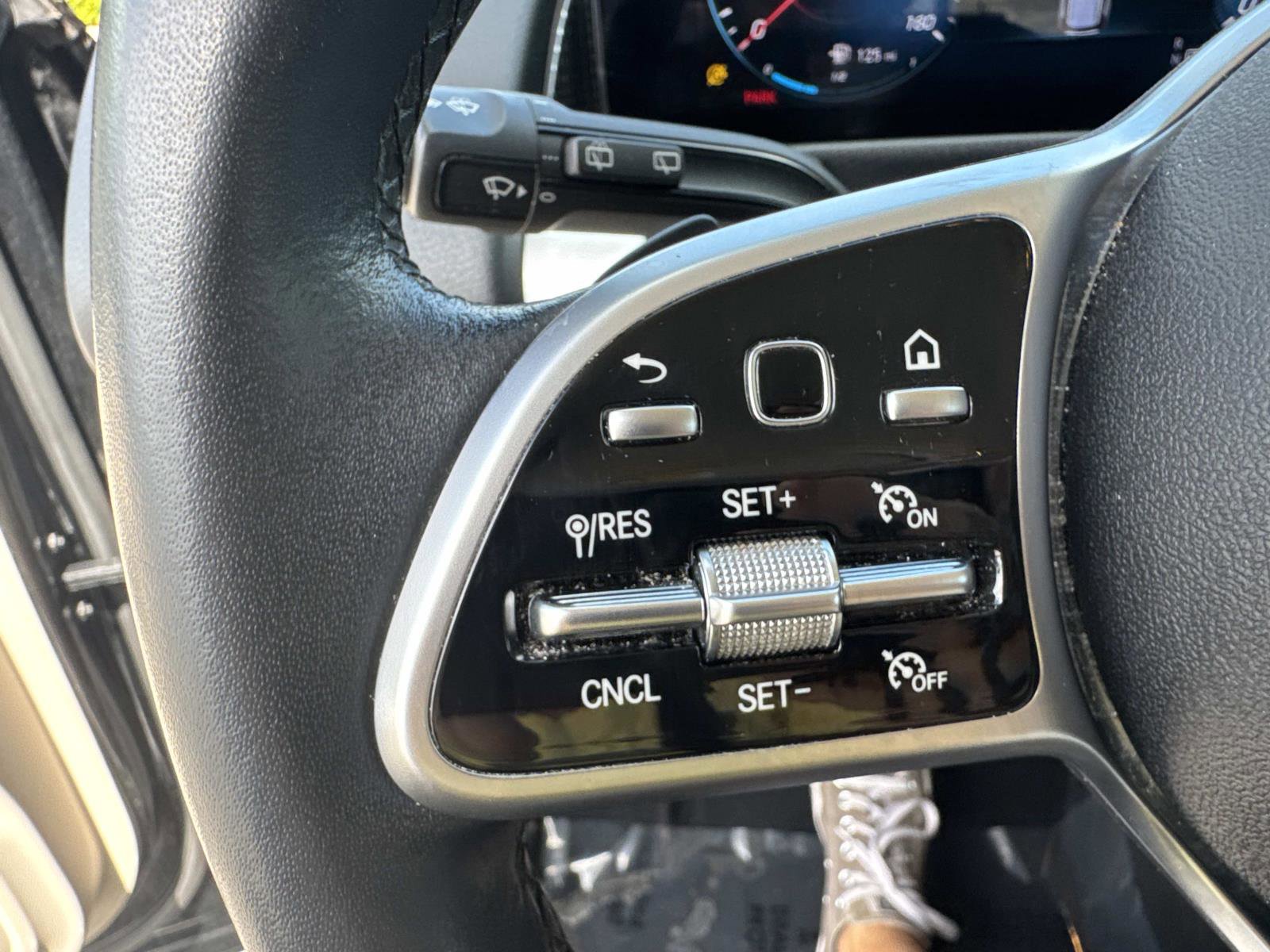 Used 2022 Mercedes-Benz GLB 250 image 27