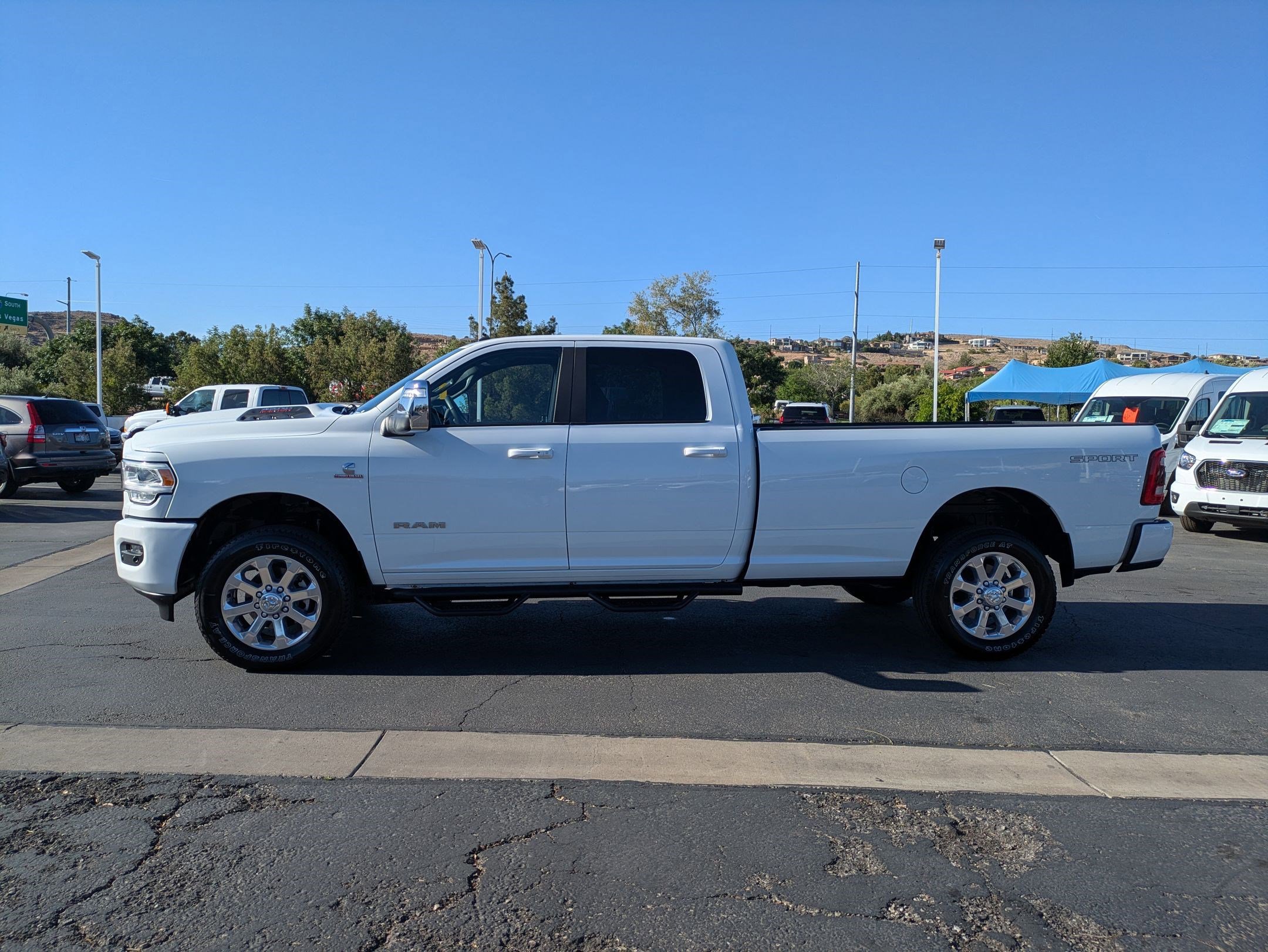 Used 2024 RAM 3500 Laramie w/ Sport Appearance Package AWD/4WD image 6