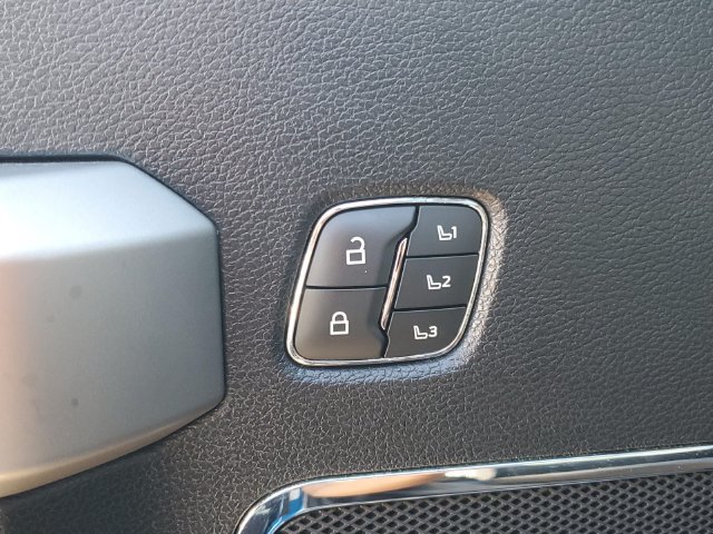 Used 2021 Ford F350 Lariat AWD/4WD image 15