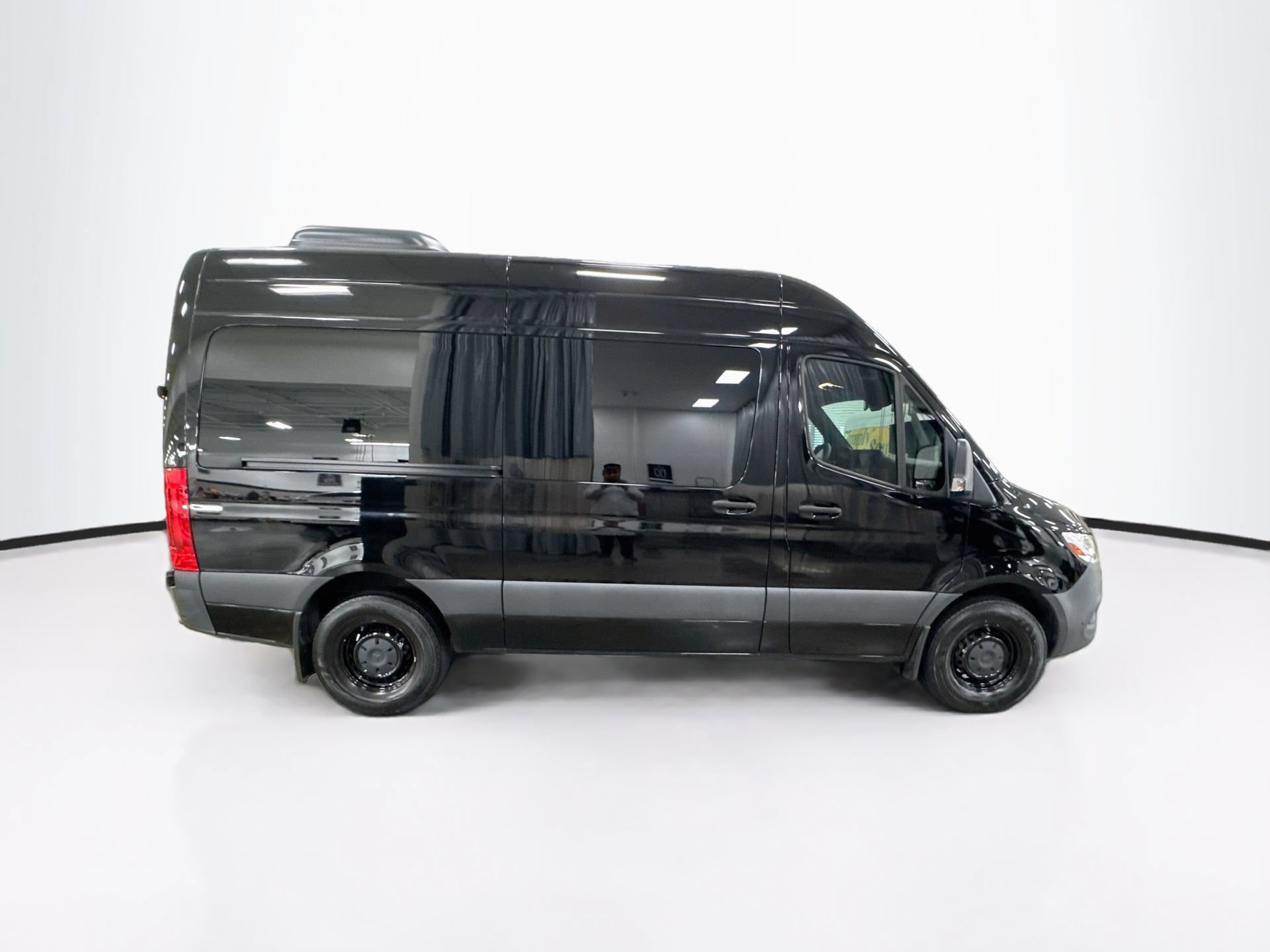 Used 2023 Mercedes-Benz Sprinter 2500 image 9