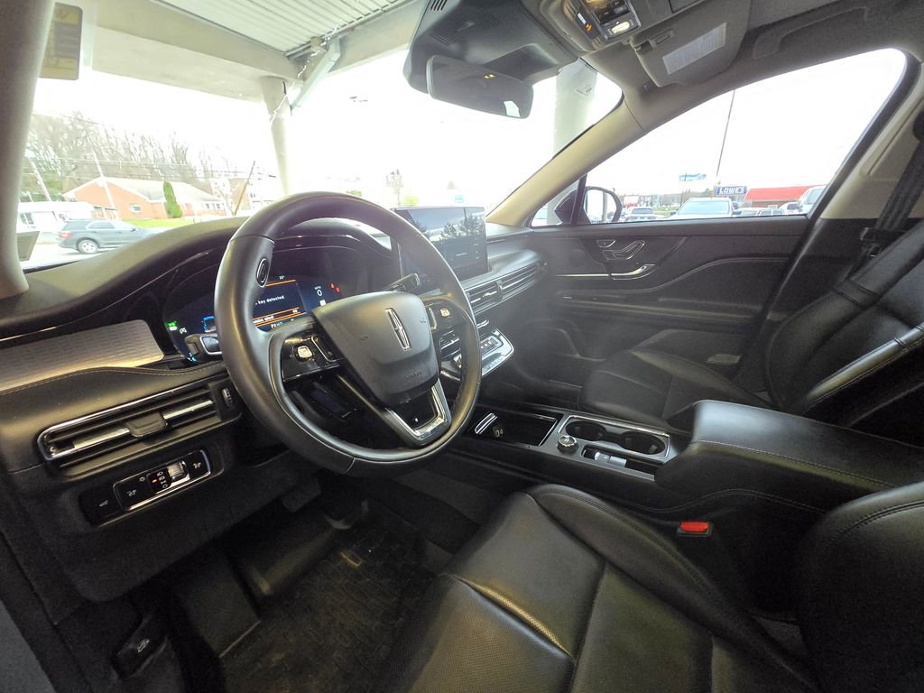 Used 2023 Lincoln Corsair AWD w/ Equipment Group 101A image 13