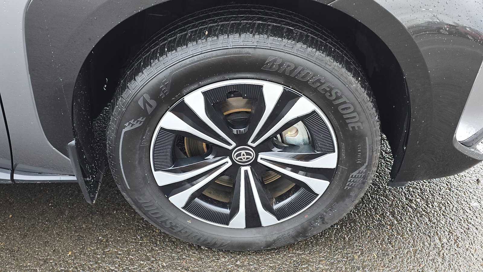 Used 2024 Toyota bZ4X XLE w/ Weather Package image 9