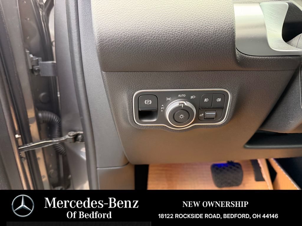 New 2026 Mercedes-Benz GLB 250 4MATIC image 9