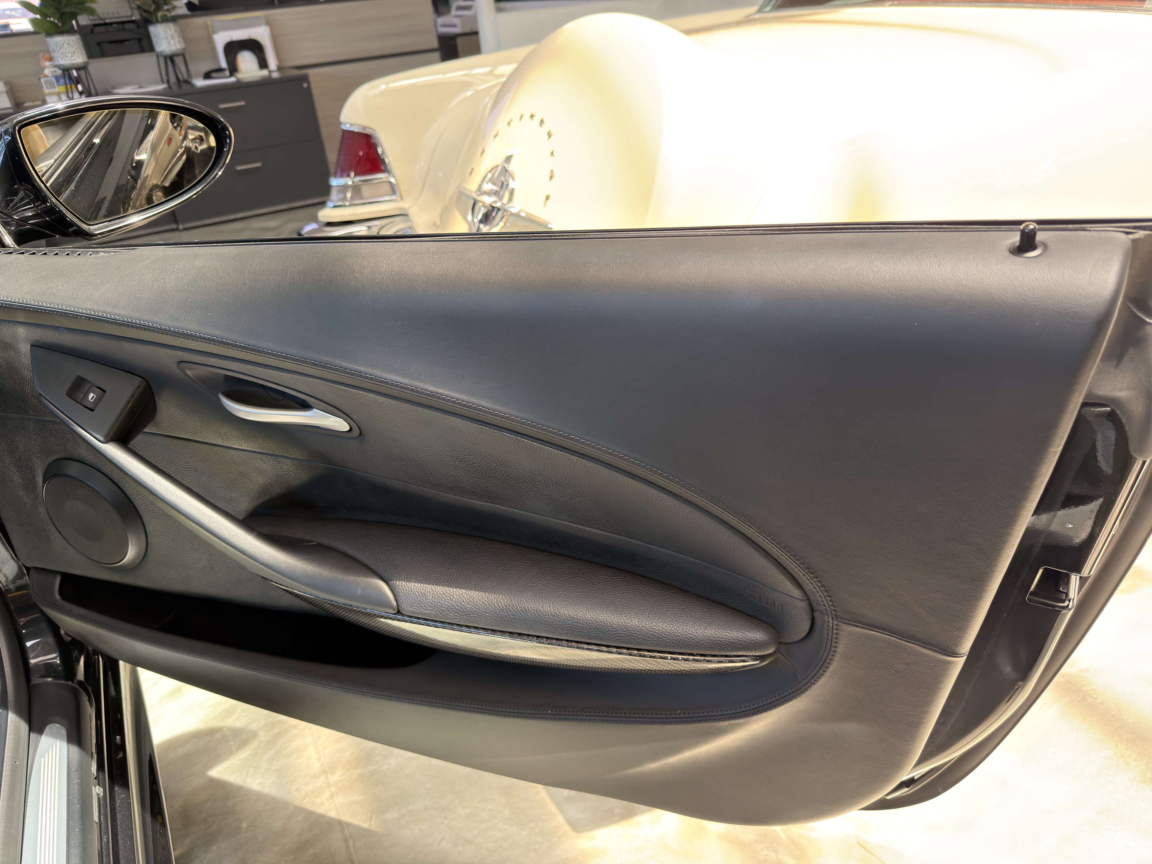 Used 2007 BMW M6 Convertible RWD image 11