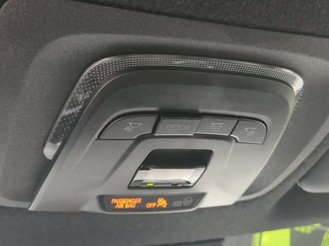 Used 2025 Toyota Corolla Cross AWD Hybrid image 21