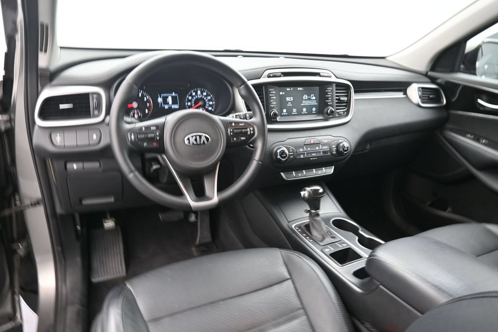 Used 2017 Kia Sorento FWD image 18