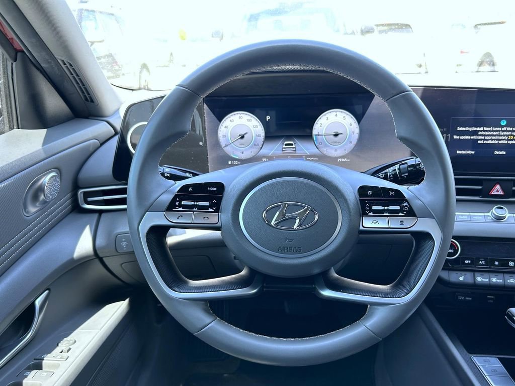 Used 2023 Hyundai Elantra SEL w/ Convenience Package FWD image 12