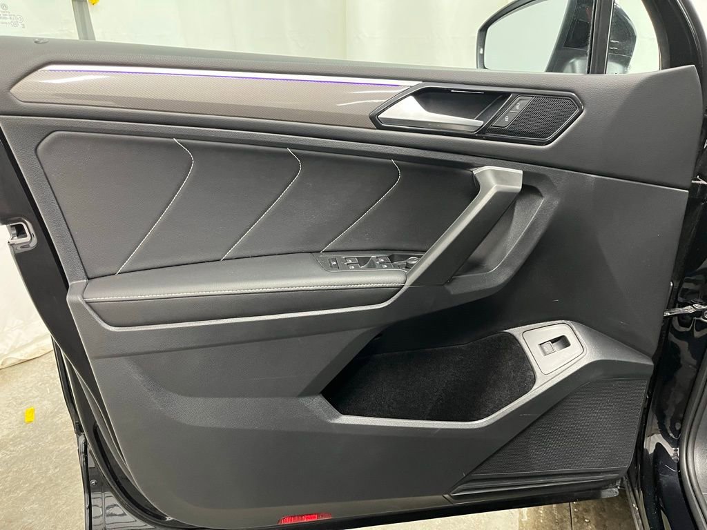 Certified 2024 Volkswagen Tiguan SE R-Line FWD image 10