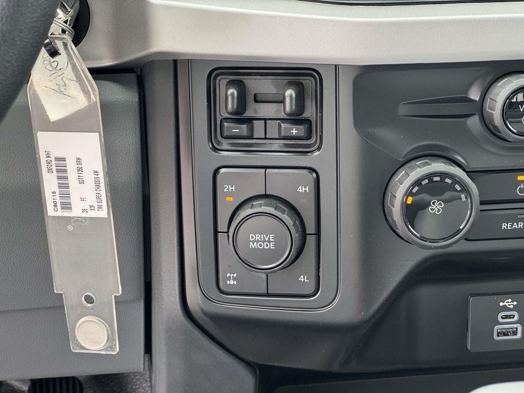 New 2026 Ford F350 XL w/ XL Chrome Package AWD/4WD image 18