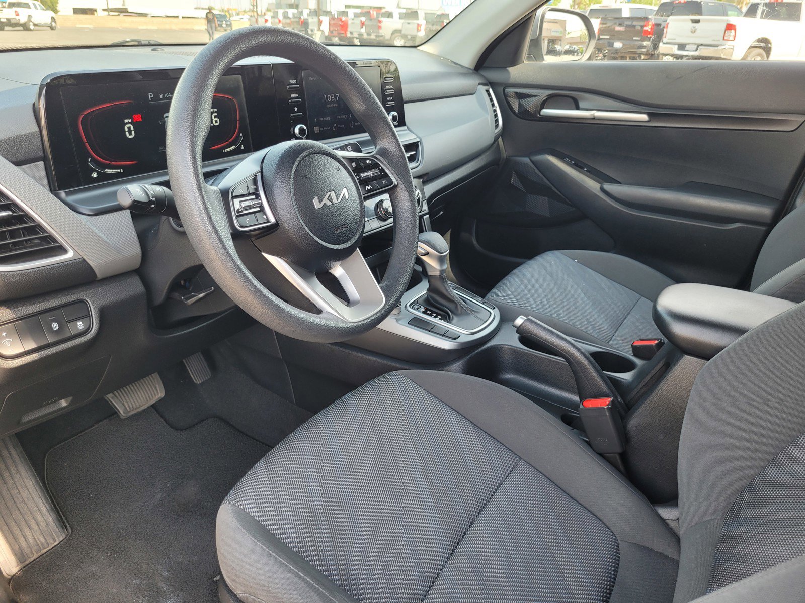 Used 2024 Kia Seltos LX AWD/4WD image 9