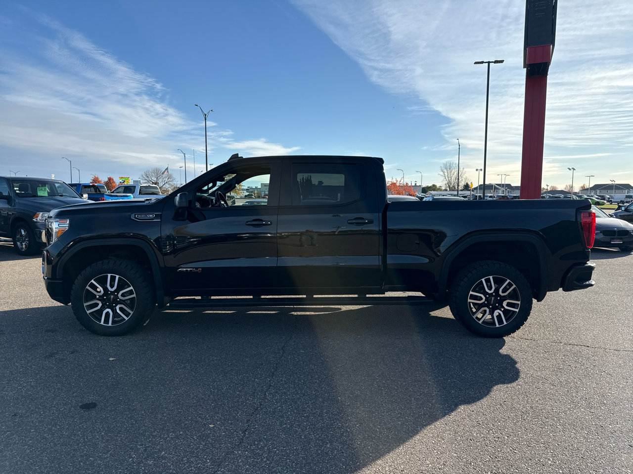 Used 2021 GMC Sierra 1500 AT4 w/ AT4 Value Package image 2