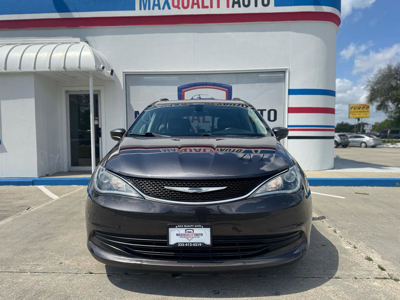 Used 2019 Chrysler Pacifica Touring-L image 7