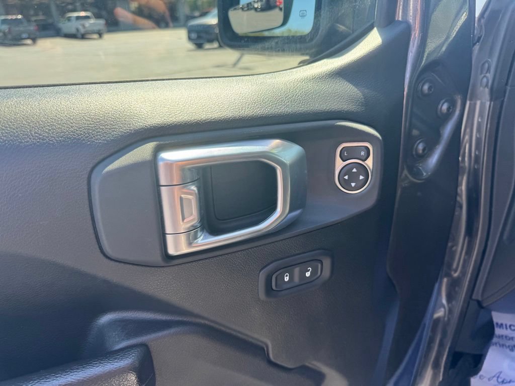 Used 2022 Jeep Gladiator Sport AWD/4WD image 3