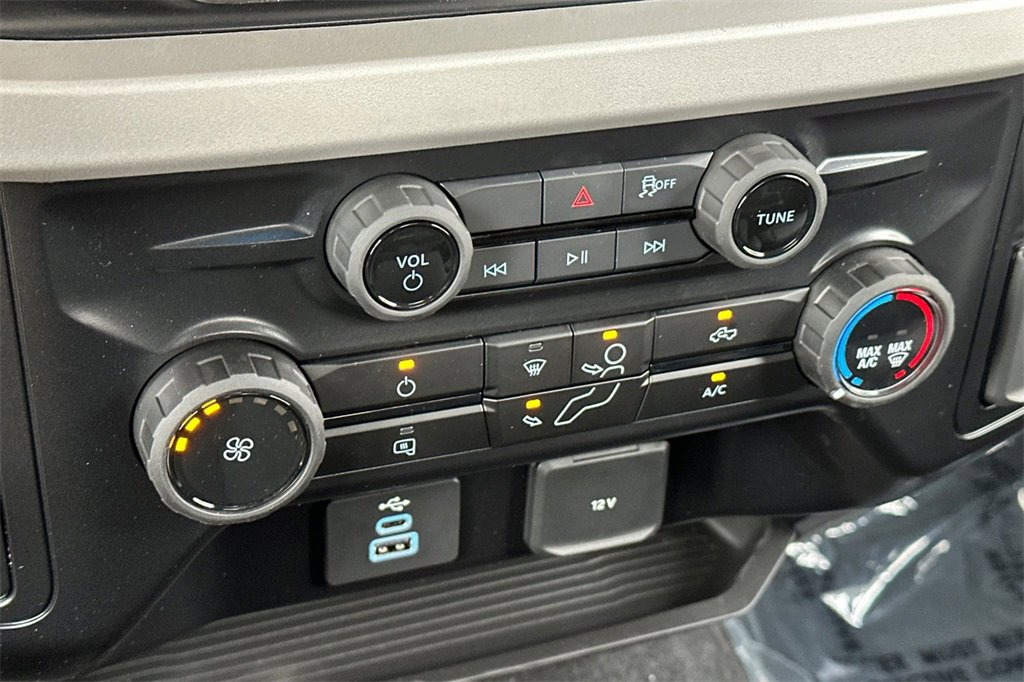 New 2025 Ford F250 XLT w/ FX4 Off-Road Package image 16
